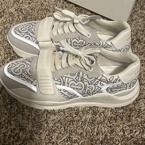 Burberry Ramsey Sneakers